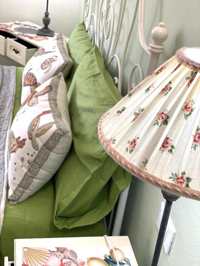 B&B Due Passi Dal Mare Cinquale Kültér fotó