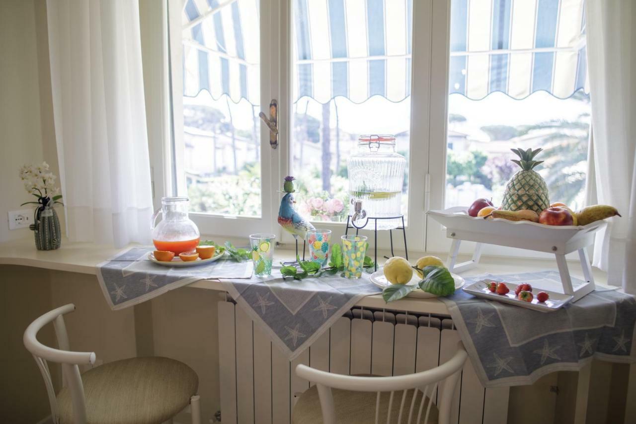 B&B Due Passi Dal Mare Cinquale Kültér fotó